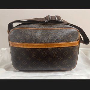 Louis Vuitton (discontinued) Monogram Reporter Bag (Authentic)